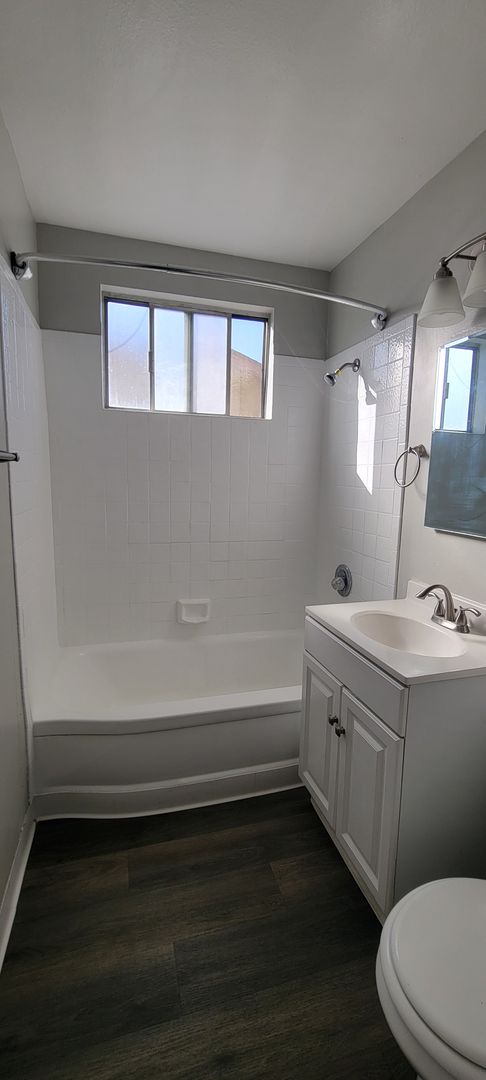 LACADENA 2 APTS.