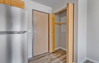 1 bed, 1 bath, 750 sqft, $999, Unit 1670 - 205