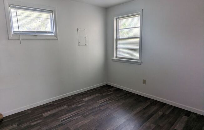 1 bed, 1 bath, $950, Unit APT 5