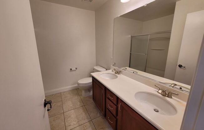 3 beds, 2.5 baths, $1,995