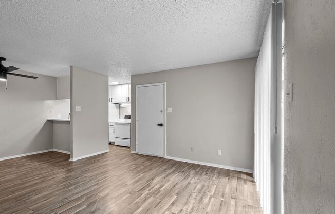 2 beds, 1 bath, 743 sqft, $1,430, Unit 25