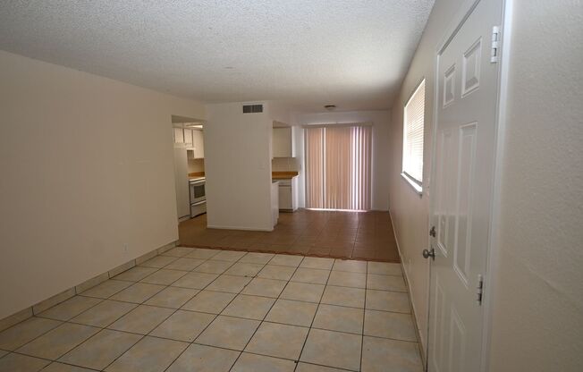 Downtown Las Vegas- Downstairs 2 Bedroom Apartment - 2301 Stewart Ave