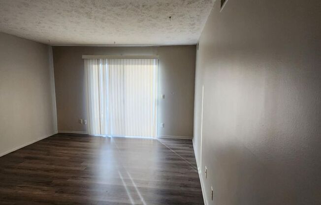 1 bed, 1 bath, 650 sqft, $775, Unit Unit 206