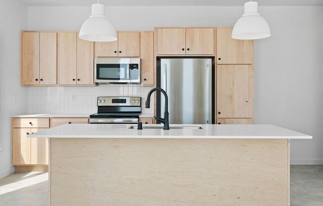 2 beds, 1 bath, 881 sqft, $1,975, Unit 520
