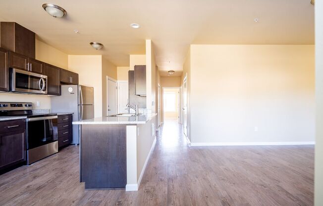 2 beds, 2 baths, 850 sqft, $1,435, Unit 3270-302