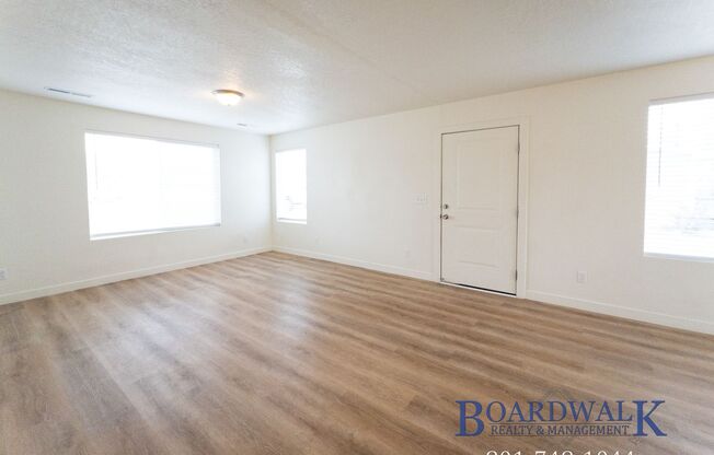 3 beds, 1 bath, 1,250 sqft, $1,375, Unit 328 E Main St #8