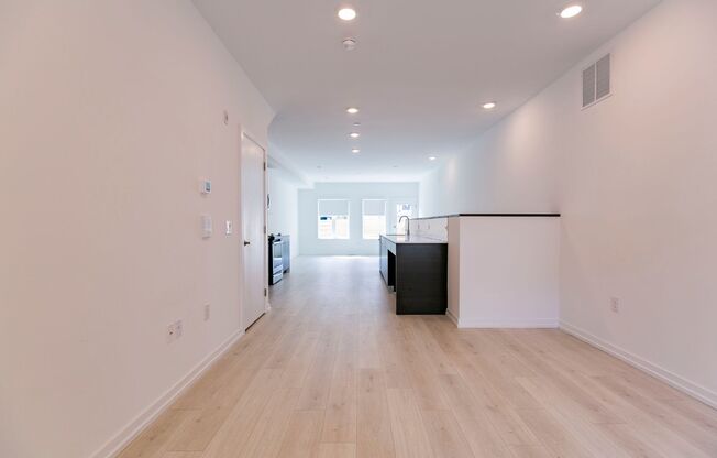 2 beds, 1 bath, 1,400 sqft, $1,745, Unit 1232 - A