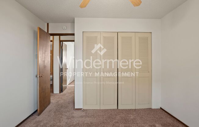 2 beds, 1 bath, $1,000, Unit Unit 03