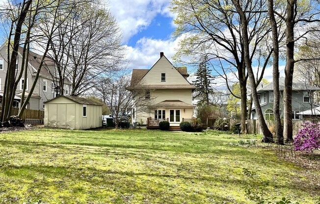 4 beds, 2.5 baths, 2,453 sqft, $5,600