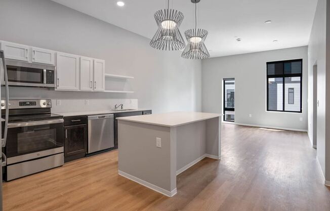 1 bed, 1 bath, 700 sqft, $1,425, Unit 1305