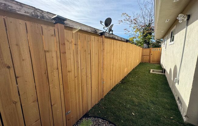 1520 N FAIR OAKS AVE