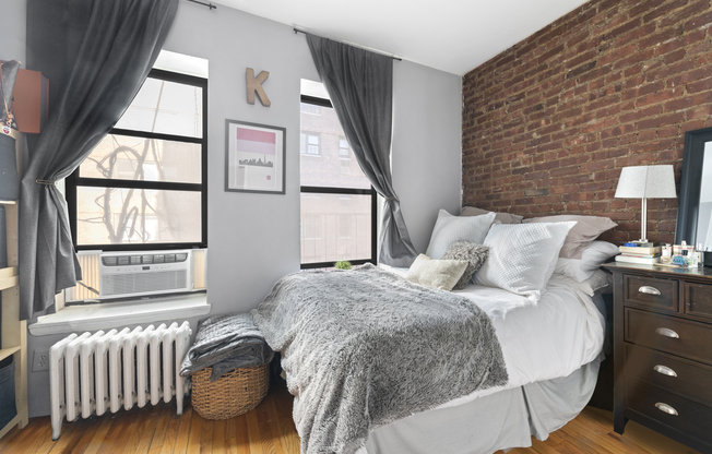 309 E 95 ST