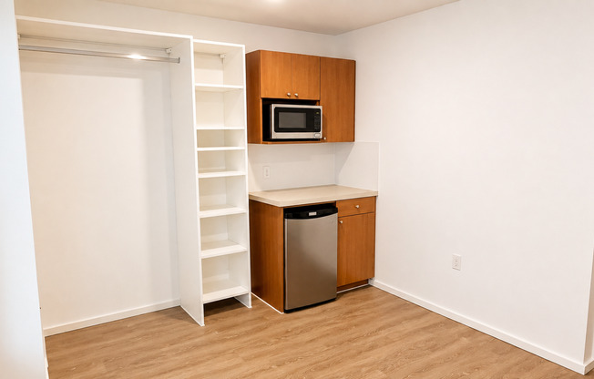 Studio, 1 bath, 189 sqft, $1,295, Unit 5306