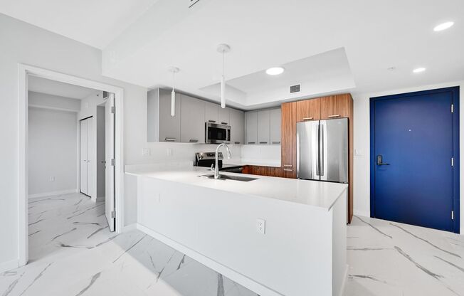 2 beds, 2 baths, 901 sqft, $2,861, Unit 606
