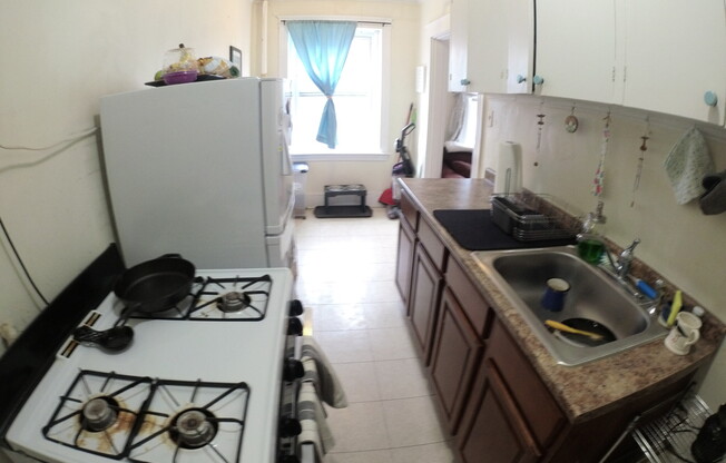 1 bed, 1 bath, $2,300, Unit 34