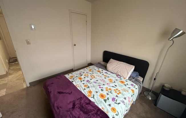 1 bed, 1 bath, $895, Unit 713