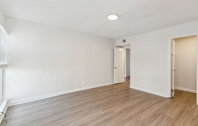 1 bed, 1 bath, 722 sqft, $1,299, Unit C27