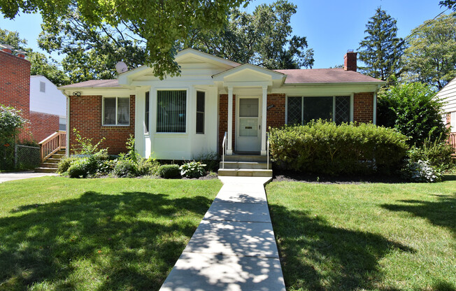 Fantastic 4 Bedroom, 3 Full Bathroom, Close in Bethesda Home!