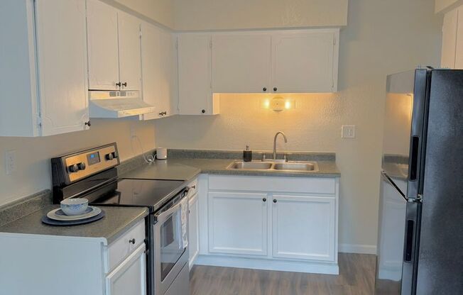 2 beds, 1 bath, 839 sqft, $1,325, Unit 34