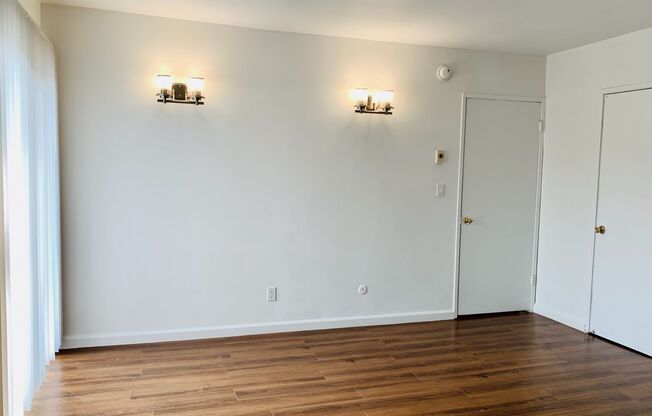 2 beds, 2 baths, $2,690, Unit 5