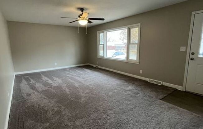 2703 W Walker