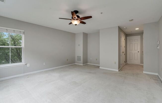 Spacious 4-Level Townhome with Loft in Cameron Station