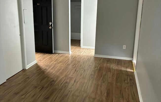 2 beds, 1 bath, 750 sqft, $1,425, Unit A5