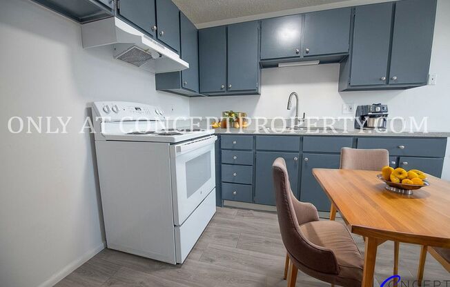 2 beds, 1 bath, 840 sqft, $1,099, Unit 11