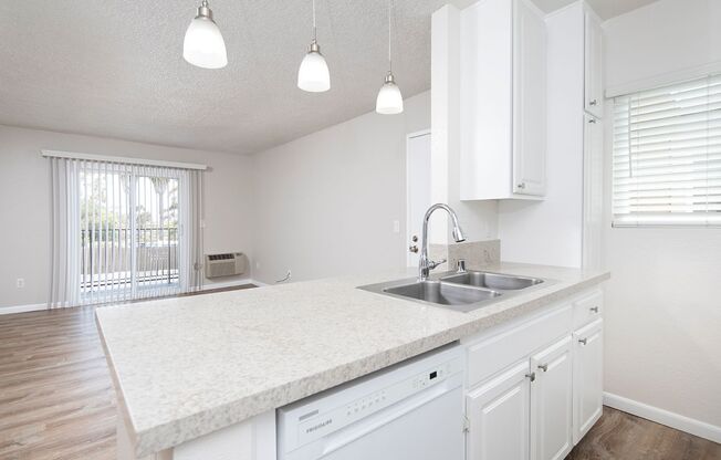 1 bed, 1 bath, 650 sqft, $2,095, Unit C11