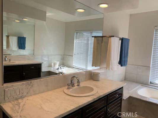 3 beds, 3 baths, 1,975 sqft, $4,200, Unit UNIT 5