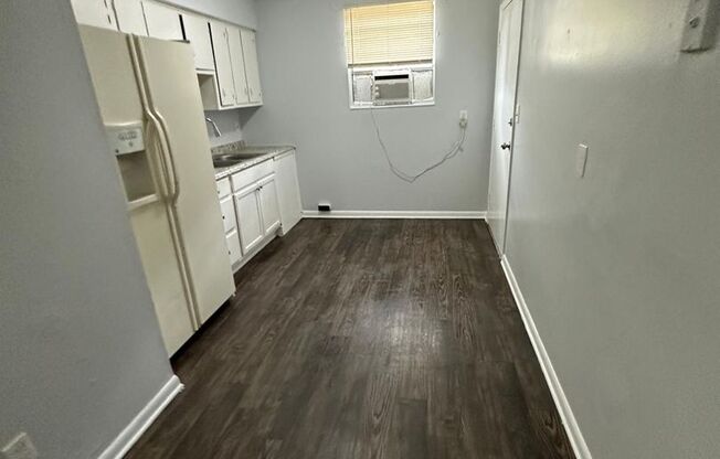 2 beds, 1 bath, 750 sqft, $900, Unit Unit 1