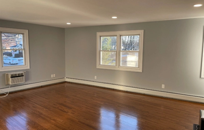 1 OAK GRV RD