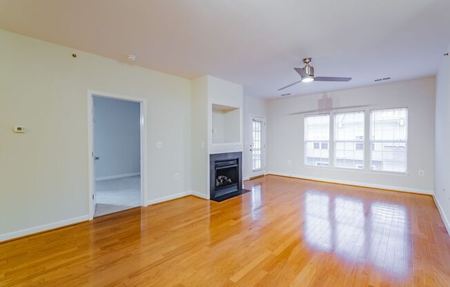 Spacious 3 Bed 2 Bath Condo With Balcony In Sought After Summerfield at Brambleton