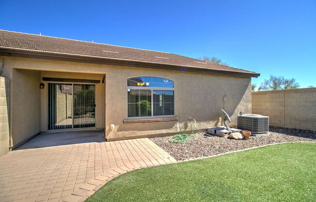 3 beds, 2 baths, 1,248 sqft, $2,400, Unit 1223