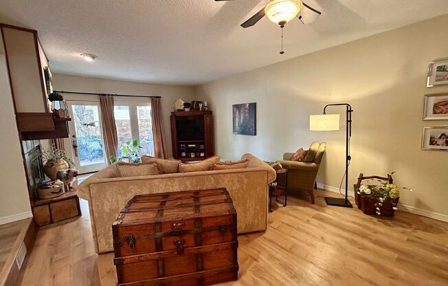 Gorgeous Condo in The Gated Community of The Timbers!