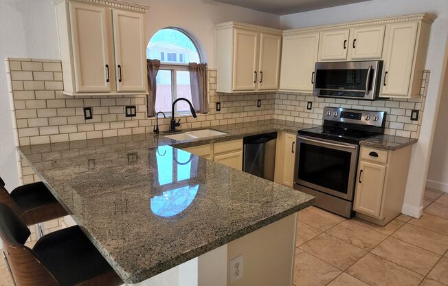 2 beds, 2.5 baths, $2,450, Unit Unit 1105