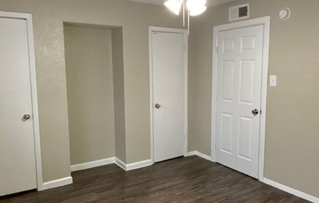 1 bed, 1 bath, 780 sqft, $1,300, Unit 317