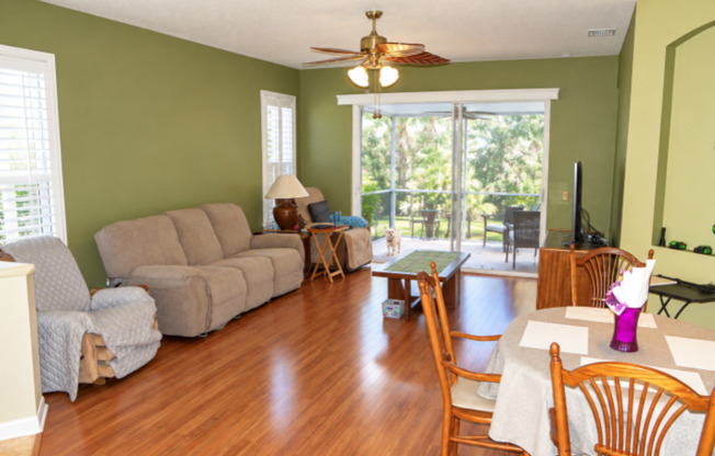 2/2 Villa in gated community