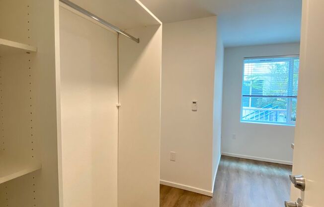 Studio, 1 bath, 180 sqft, $1,149, Unit 3206