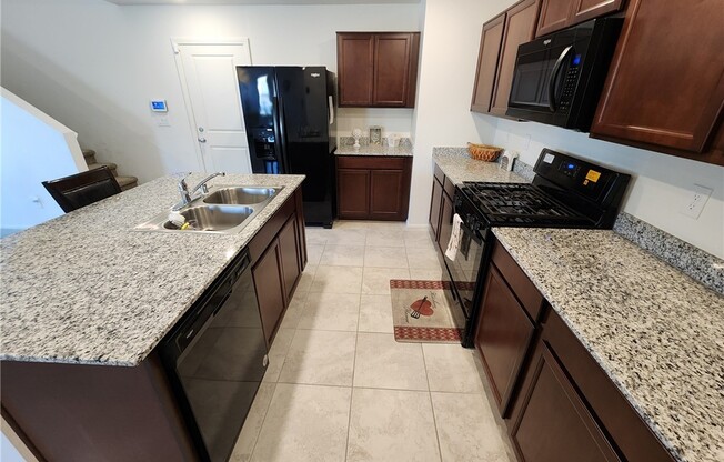 1123 BRILLIANT MDW AVE