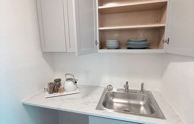 Studio, 1 bath, 325 sqft, $625, Unit 332-05