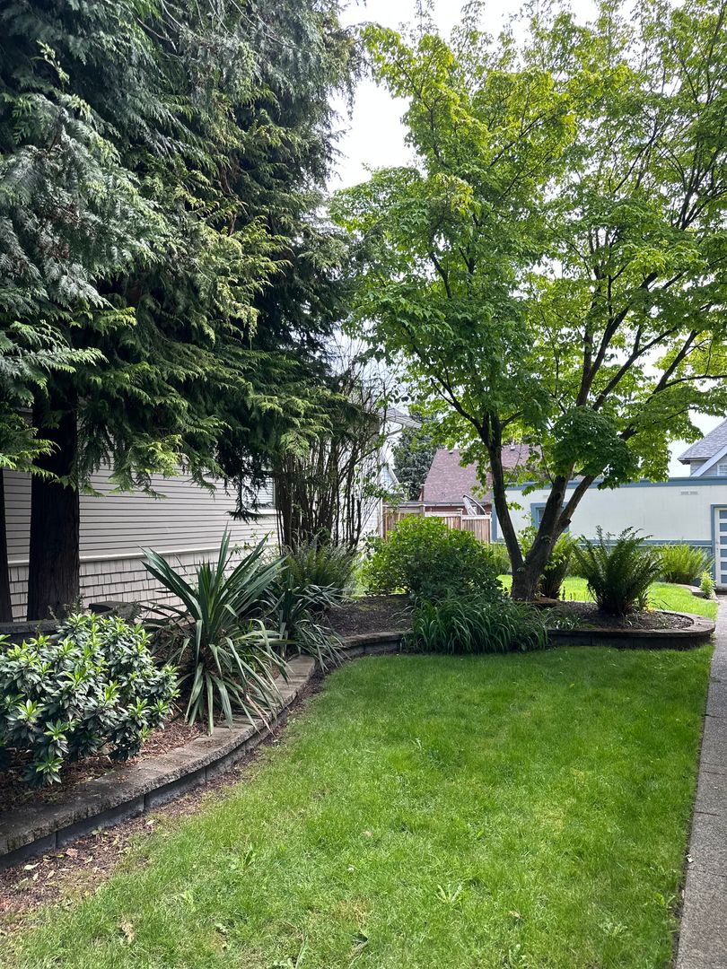 2713 NW 65th St