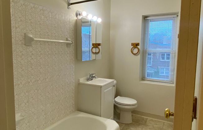 Studio, 1 bath, 550 sqft, $795, Unit 21-103