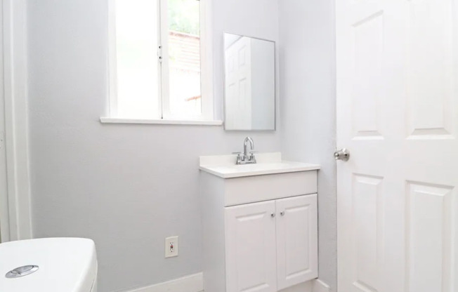 COMING SOON - 1-Bedroom Apartment with In-Unit Laundry in Glassell Park – Prime Eastside Living!