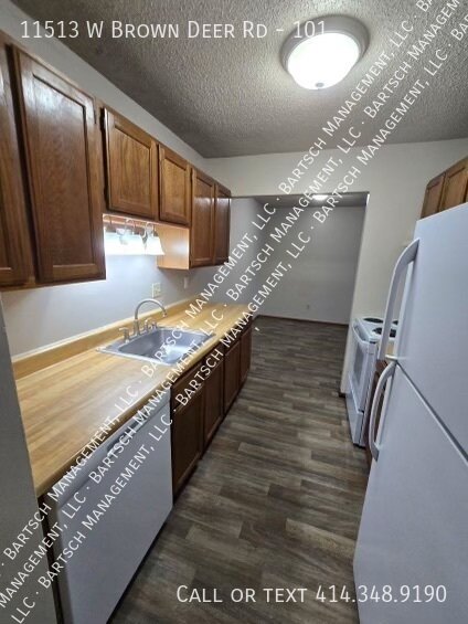 11513 W BROWN DEER RD