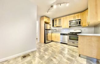 3 beds, 1 bath, $3,495, Unit 1156-1/2