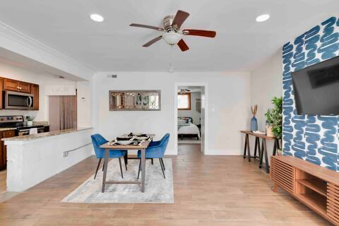 301 CEDAR ST