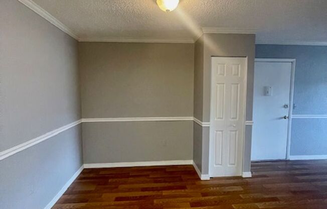 2 beds, 1 bath, $1,295