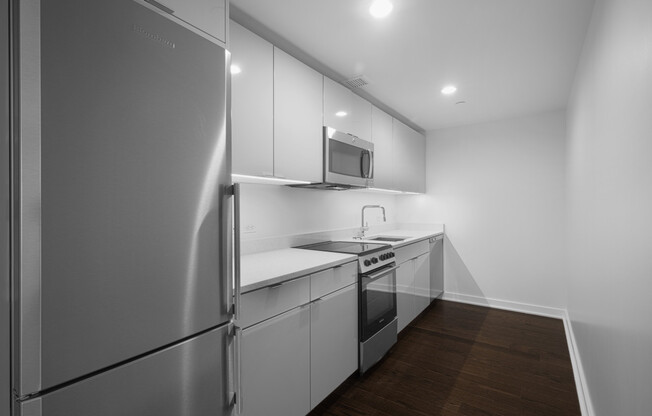 1 bed, 1 bath, $5,749, Unit 326