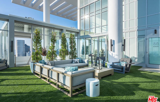 6 beds, 9.5 baths, 19,313 sqft, $80,000, Unit PH